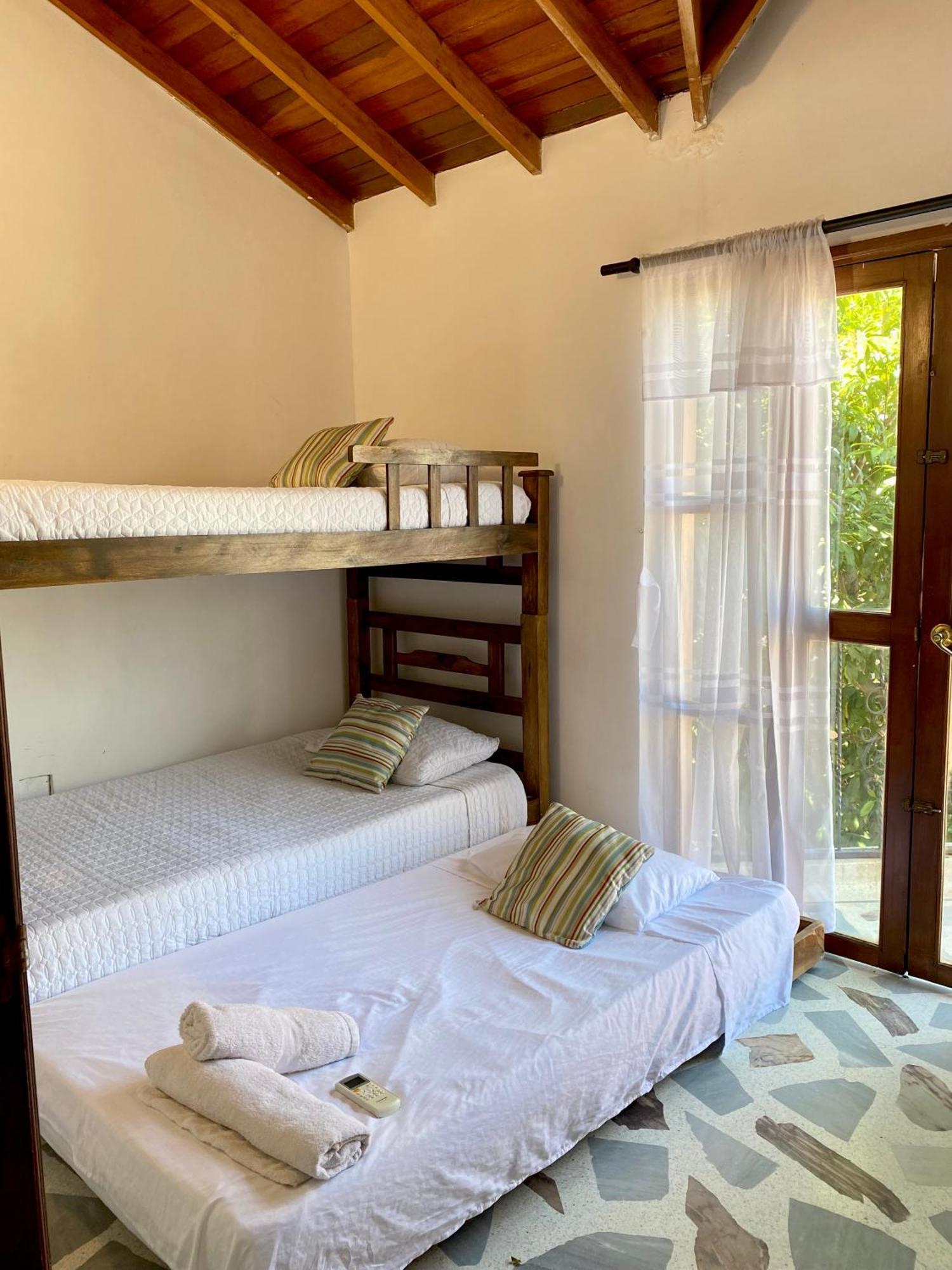 Hotel Cabanas Villa Roca, Rodadero Санта Марта Екстериор снимка